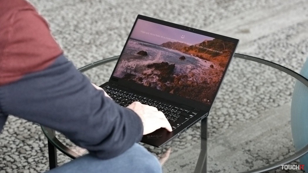 ThinkPad X1 Carbon: Aký je to notebook a prečo si ho kúpiť?
