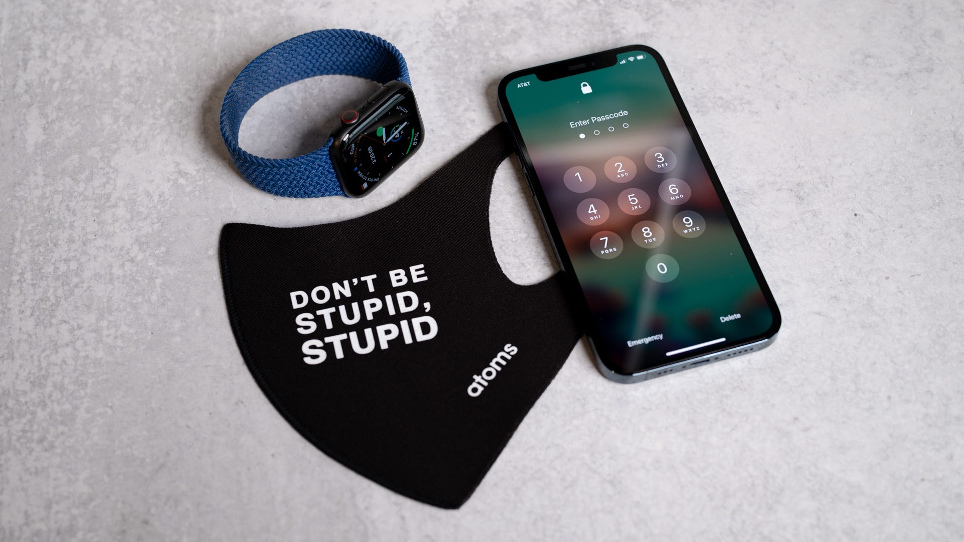 Apple: Rúško a Face ID nie sú kamaráti, ale ak máte Apple Watch, tak je po probléme (vyskúšali sme v predstihu)