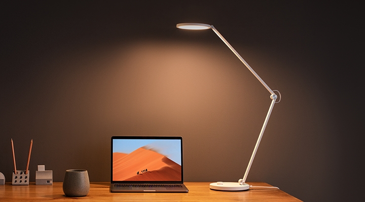 Recenzia Xiaomi Mi Smart LED Desk Lamp PRO: Lampa, ktorá sa vám prispôsobí