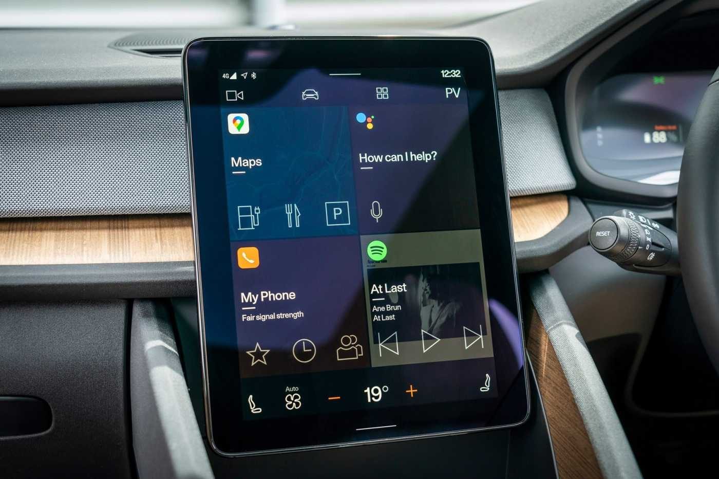 Android Automotive 15: Systém pre automobily je ešte lepší