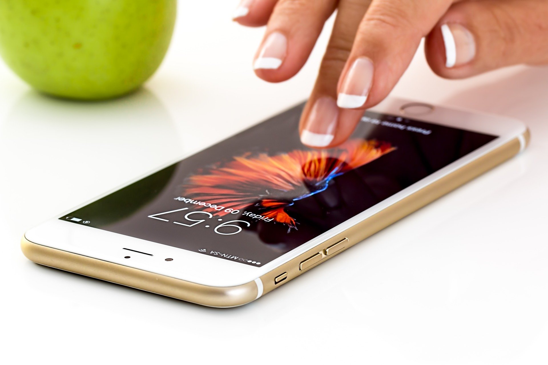 Apple sa dohodol s vývojármi. Povolí platby mimo jeho obchodu