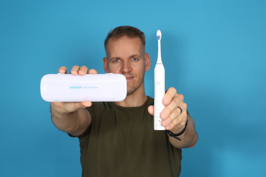 Sonická kefka Sencor SOC 3312WH: Užitočný pomocník (RECENZIA)