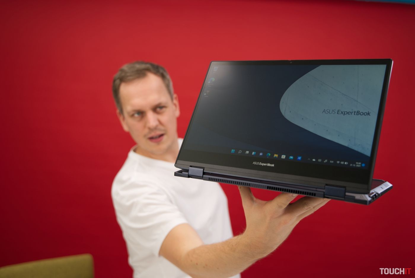 ASUS ExpertBook B5 Flip: Ľahký, všestranný, odolný a výkonný notebook (RECENZIA)