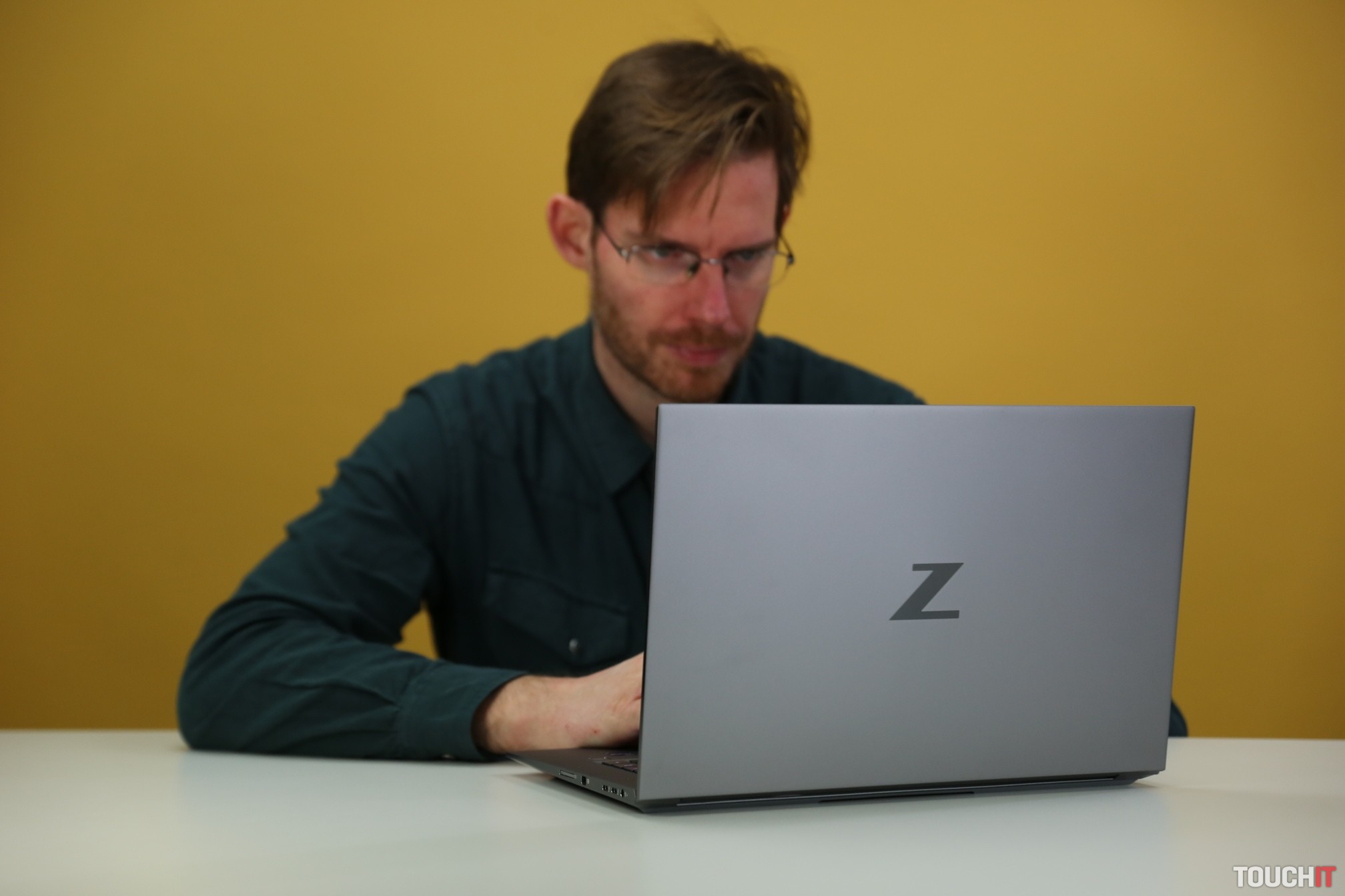 HP ZBook Studio 15,6“ G8: S logom Zorra pomstiteľa (RECENZIA)