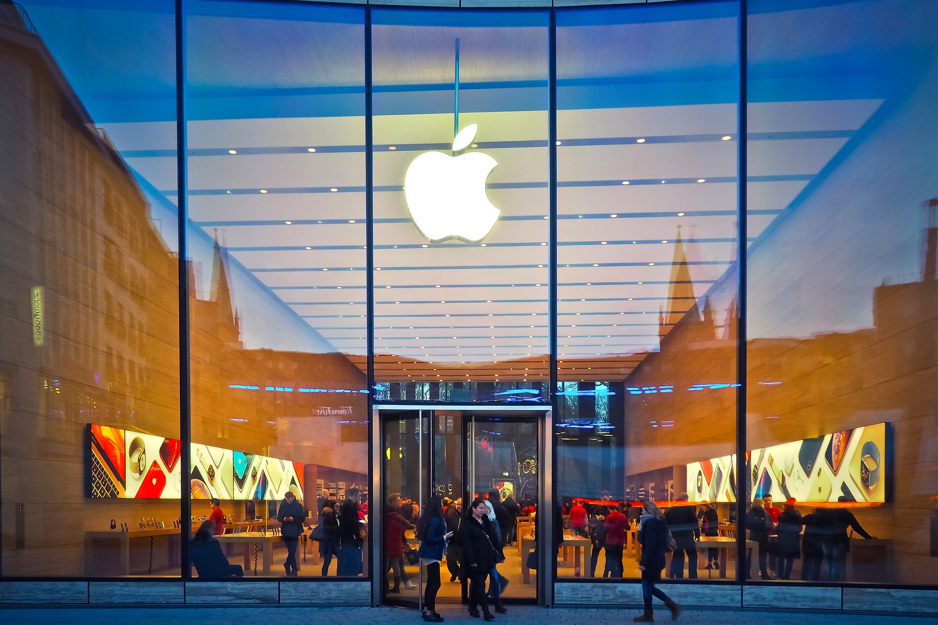 Ukrajina žiada Apple o blokovanie App Store