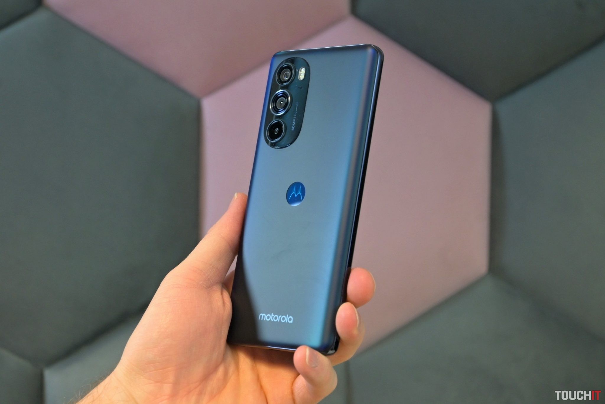 Motorola pripravuje smartfón so 125 W nabíjaním