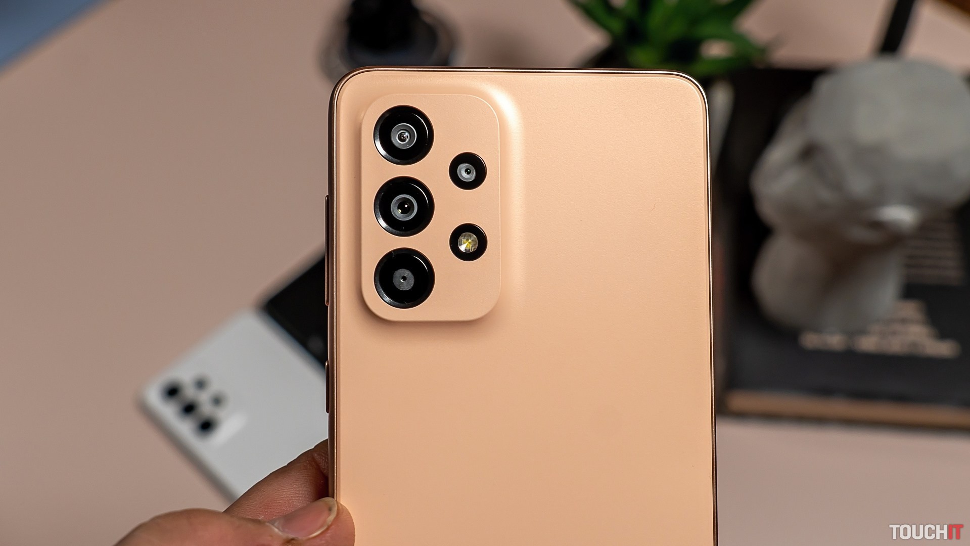 Samsung Galaxy A34 a A54: Pozrite si oficiálne obrázky