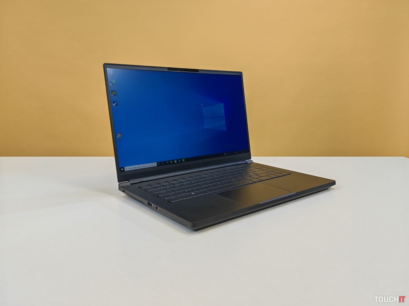 Intel NUC X15 Laptop Kit: Takto má vyzerať herný notebook (RECENZIA)