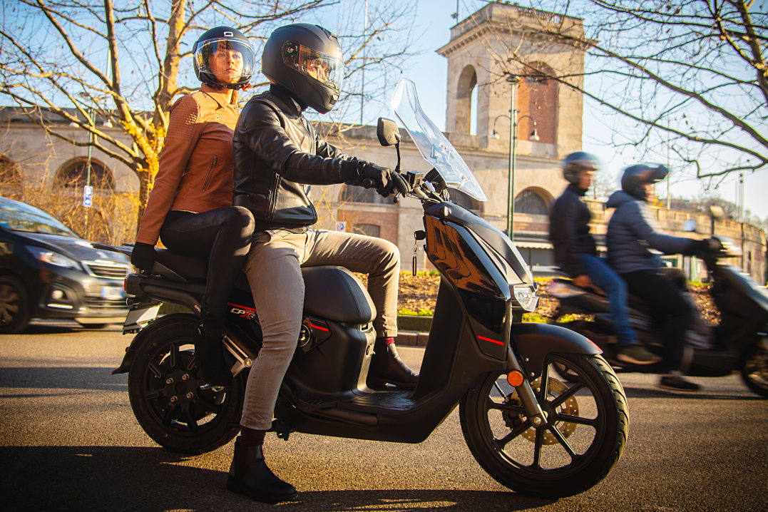 Elektrické motorky Antik Super SOCO