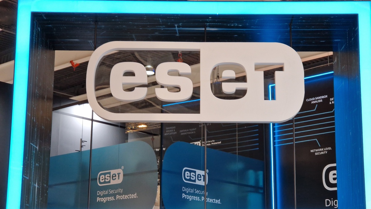 WhatsApp a LinkedIn boli zneužité: Eset prináša vlastné zistenia