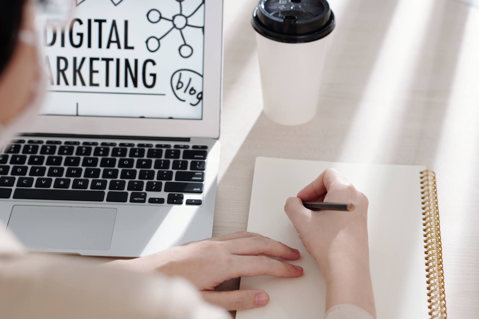 Všetko, čo potrebujete vedieť o digitálnych marketingových agentúrach