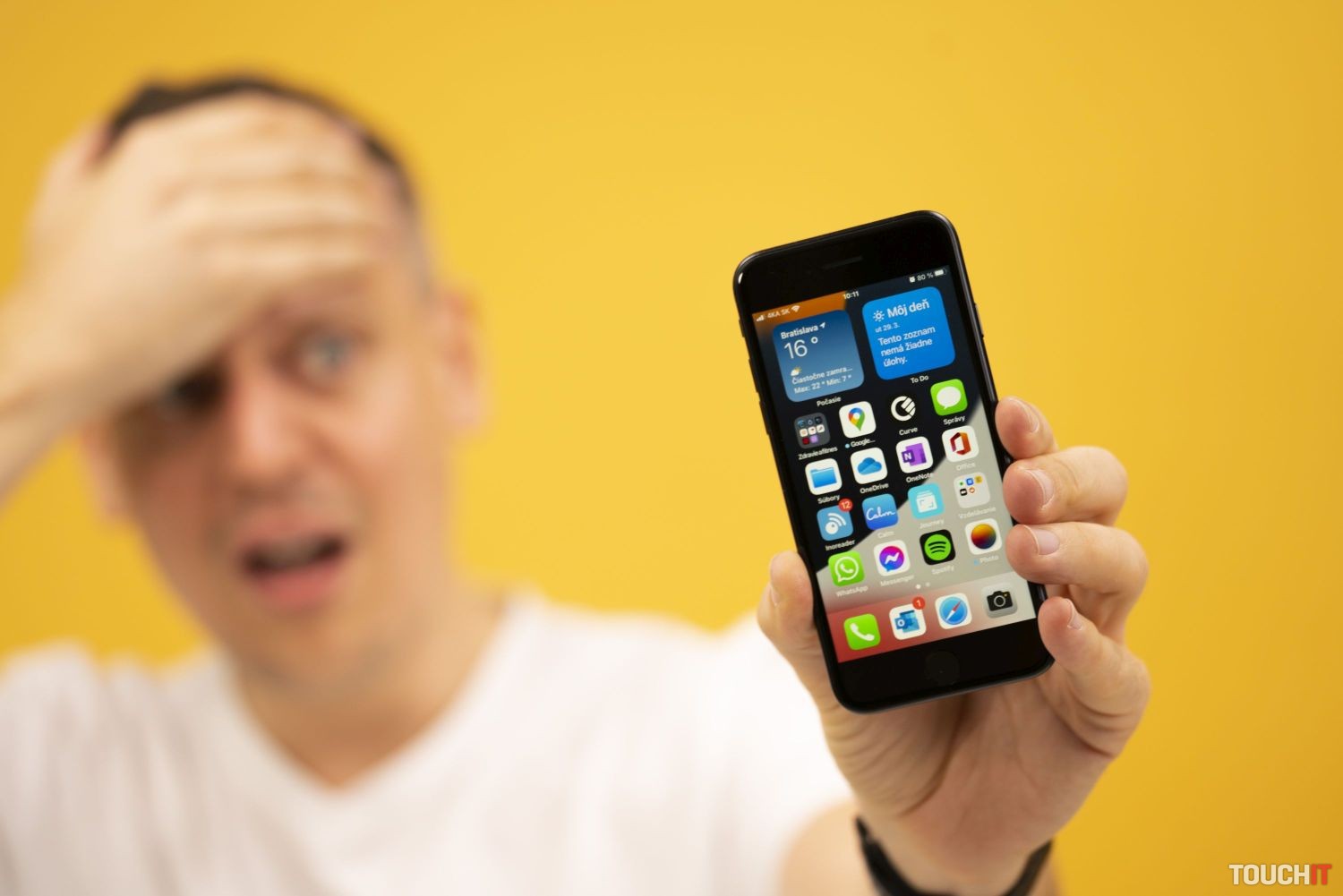 Smartfóny sa dajú špehovať cez push notifikácie, potvrdili Apple aj Google