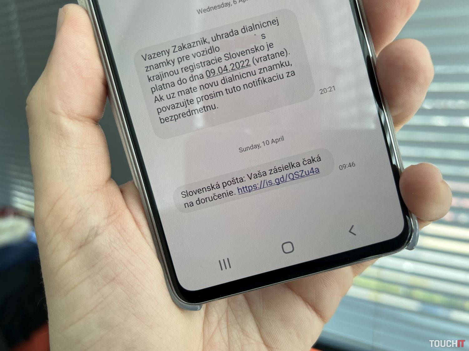 Pozor na nové podvodné SMS správy od „Slovenskej pošty“