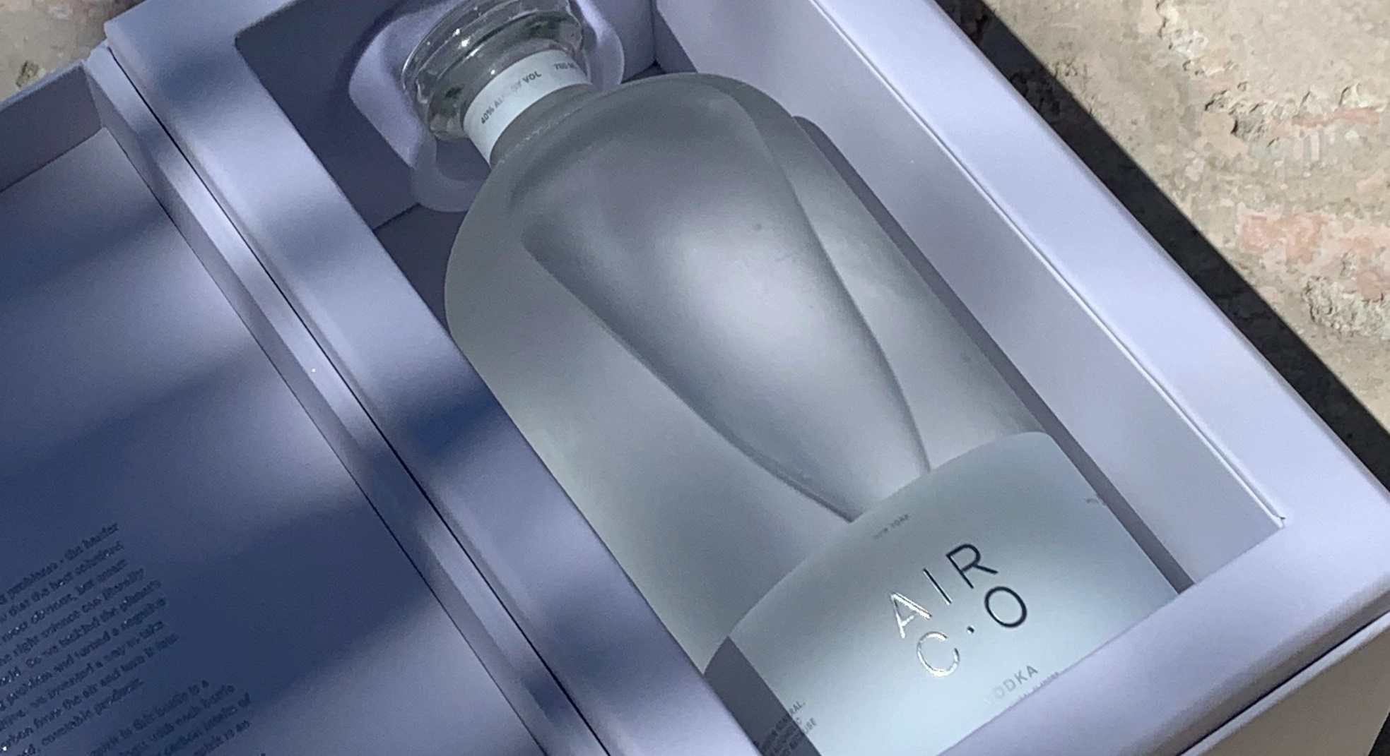 Zázrak chémie: EKO vodka vyrobená zo vzduchu