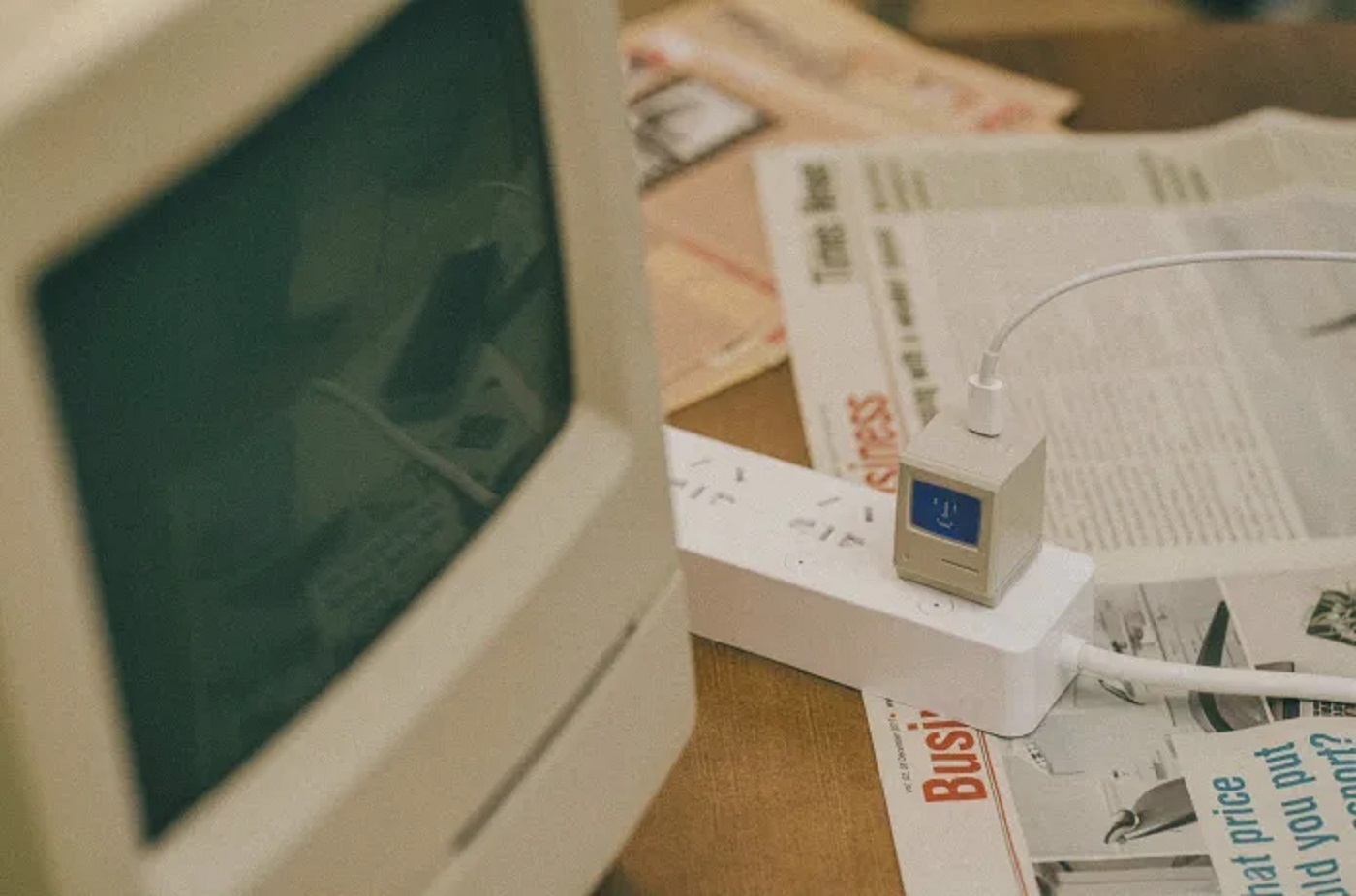 Shargeek Retro 35 je nabíjačka v tvare ikonického počítača Macintosh