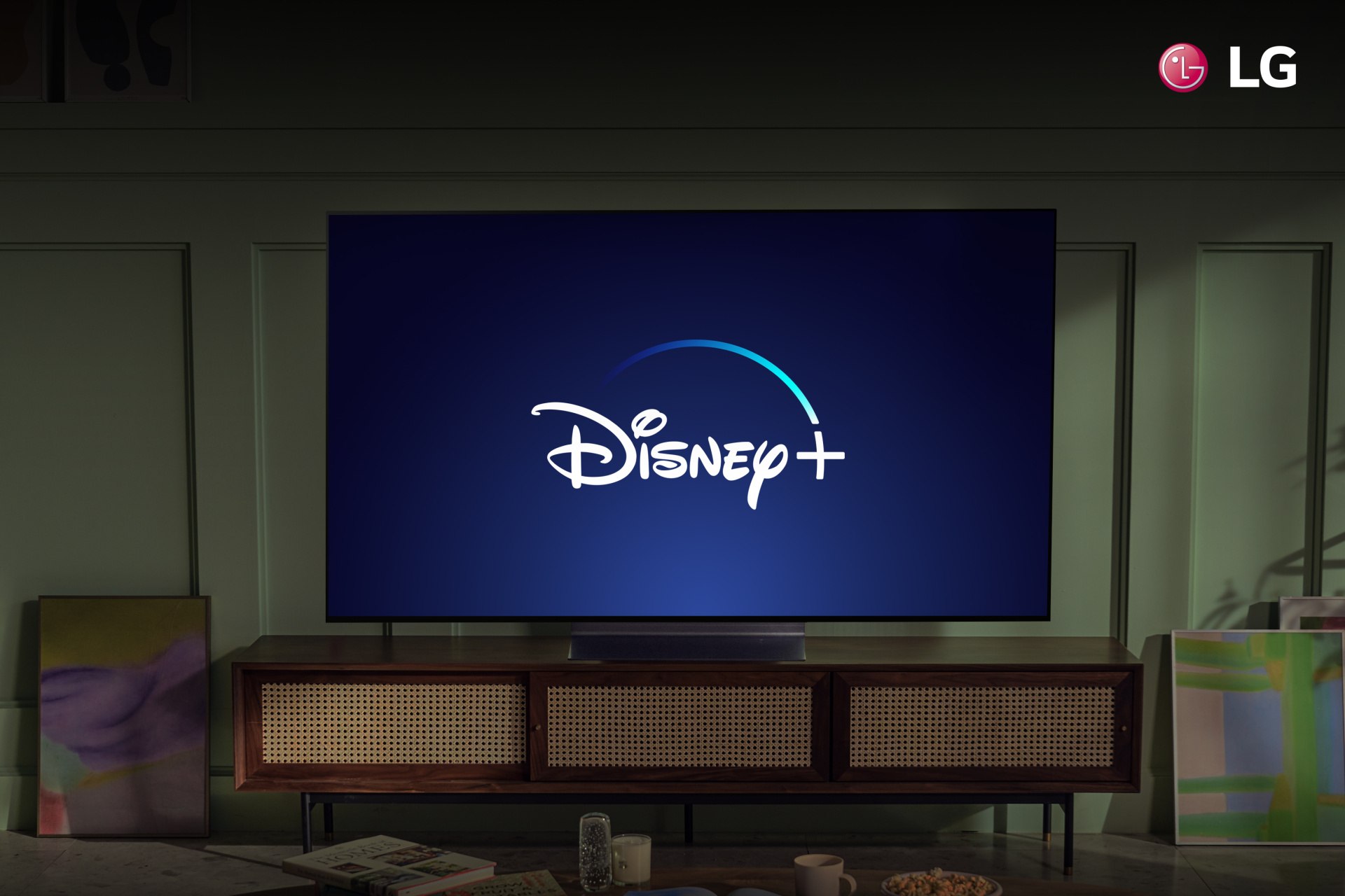 Disney vraj stopol prijímanie nových zamestnancov a očakáva prepúšťanie
