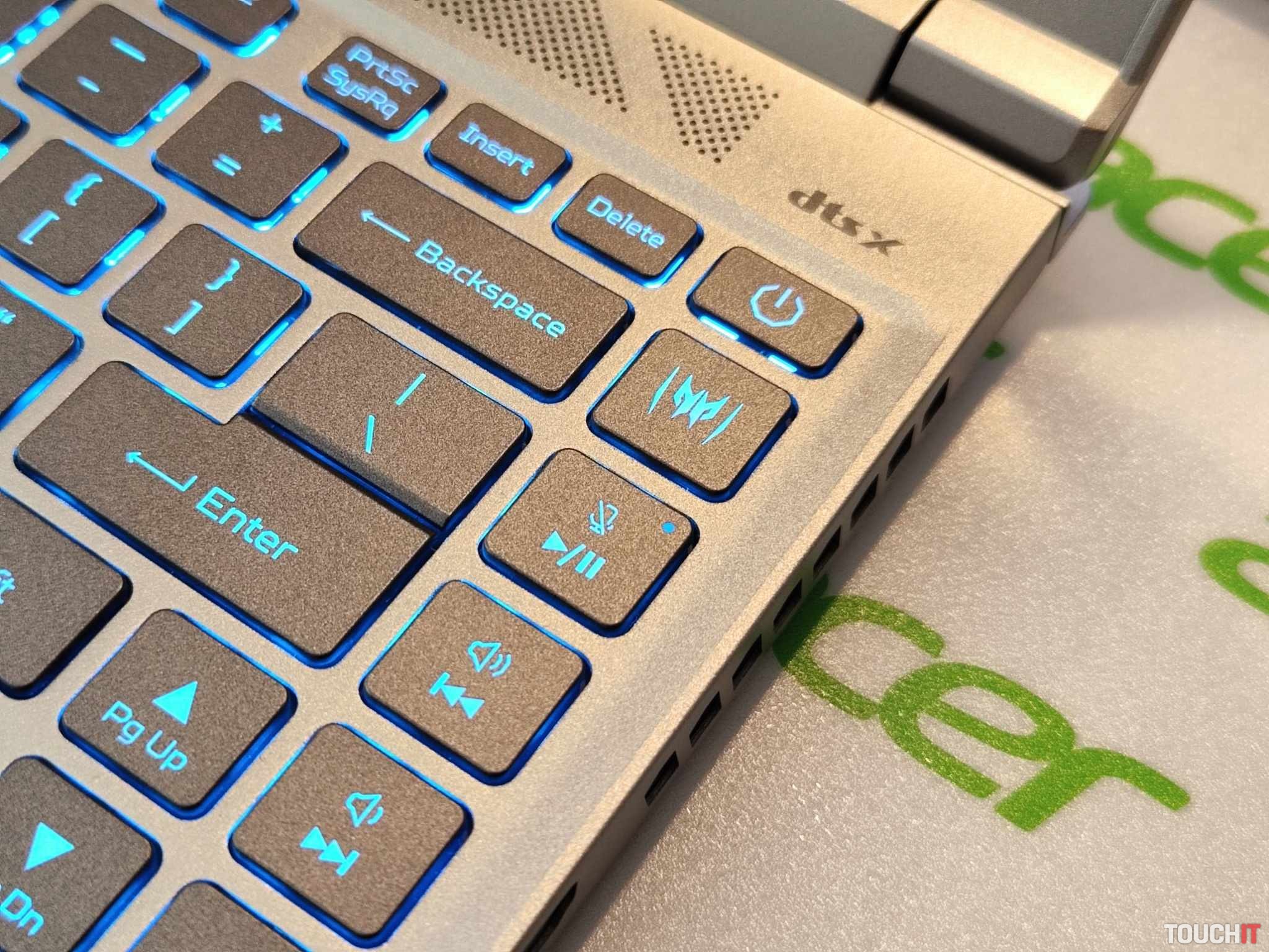 Acer s 3D displejom naživo a 14″ Predator