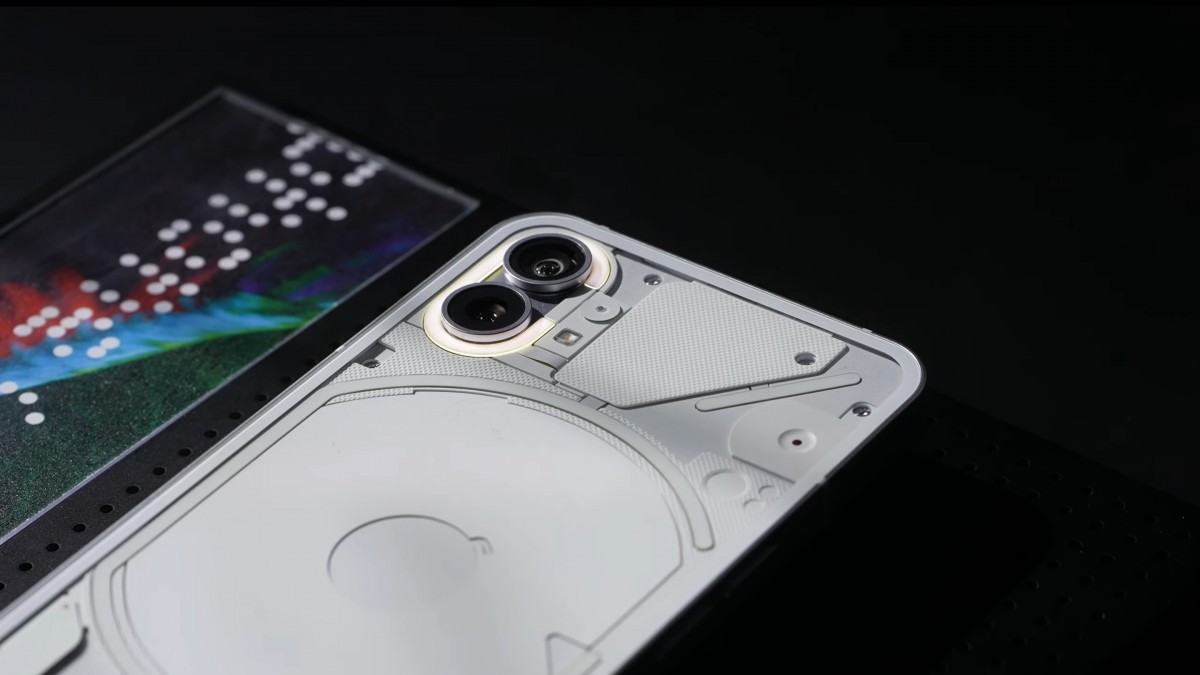 História sa opakuje: Aj Nothing phone (1) sa bude predávať na pozvánky
