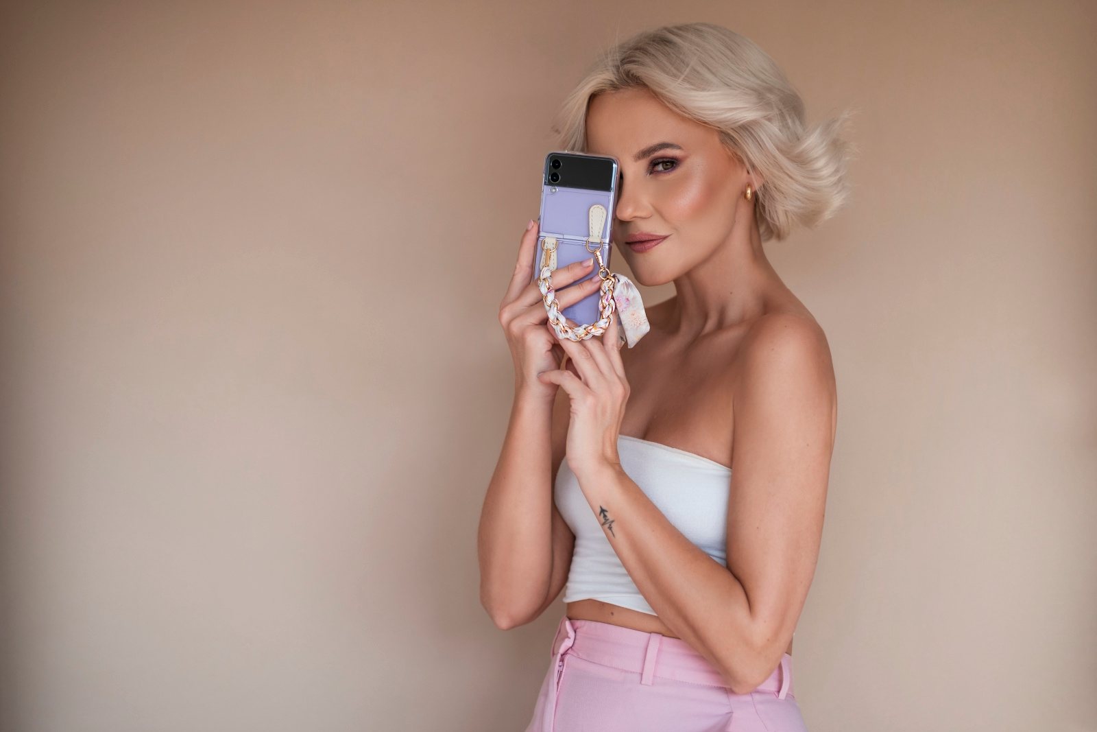 Krása a štýl dizajnových puzdier pre Galaxy Z Flip3 5G