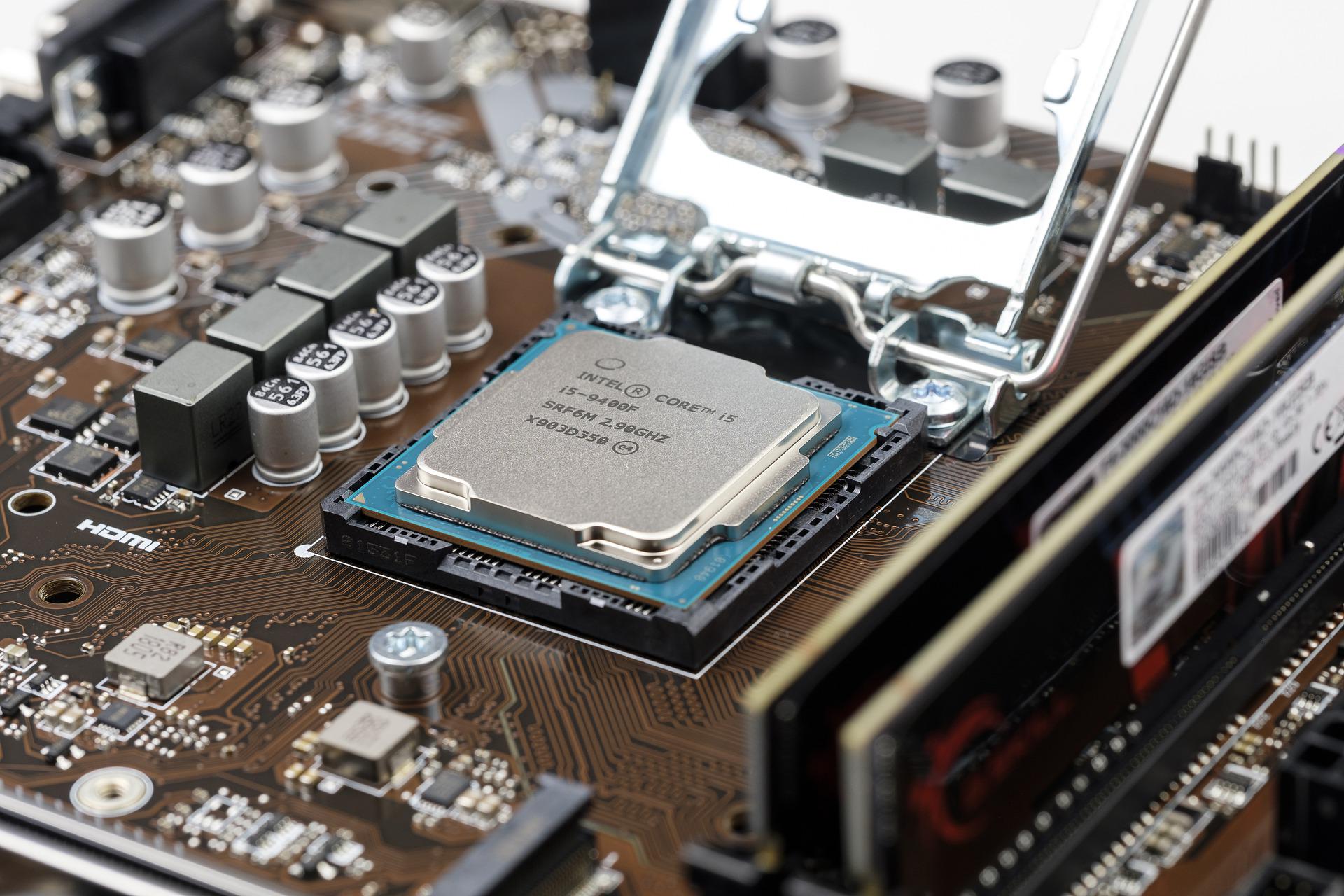 Intel ohlásil zvýšenie cien