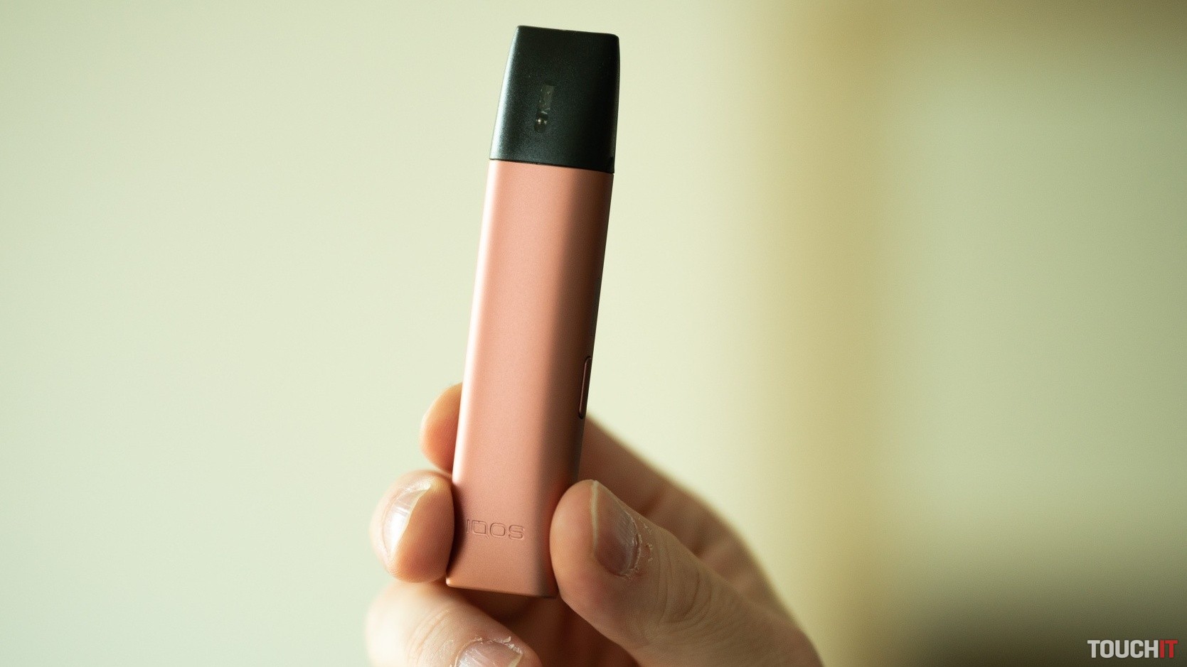IQOS VEEV: Spôsob, ako prestať fajčiť klasické cigarety (RECENZIA)