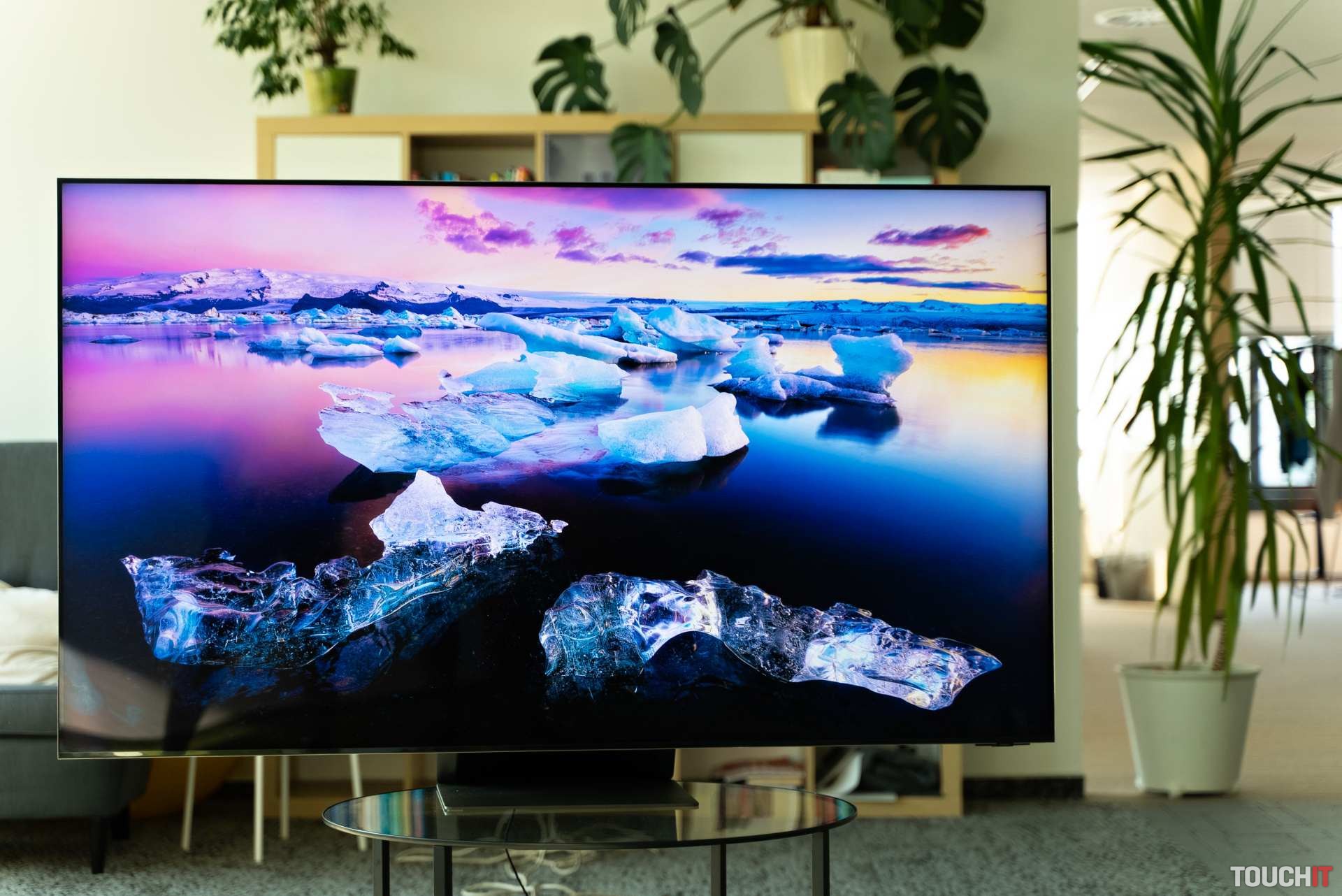 Samsung QN700B: televízor s vysokou kvalitou ale aj cenou (RECENZIA)