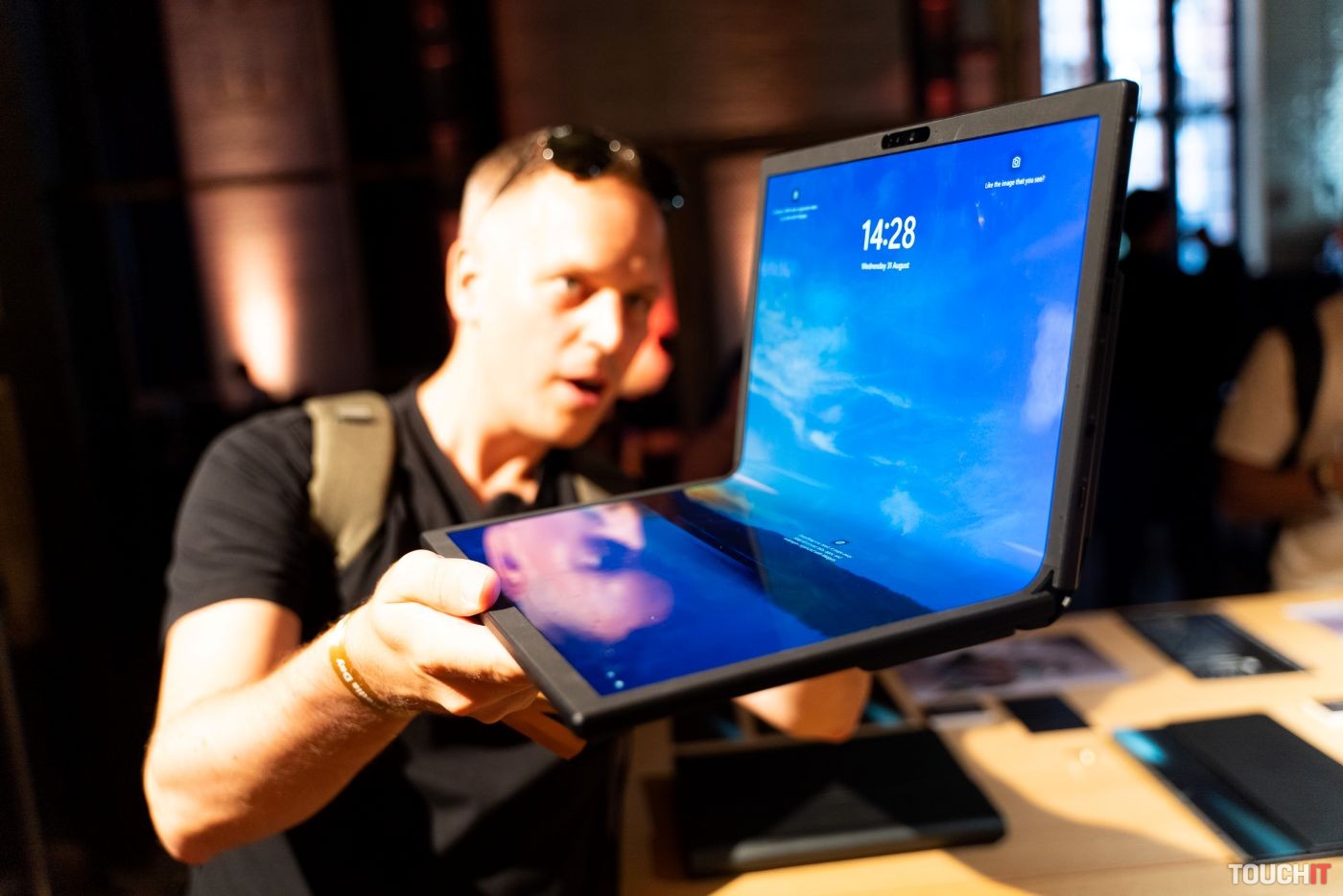Skladateľný notebook ASUS Zenbook 17 Fold OLED: Takto vyzerá budúcnosť (VIDEO)