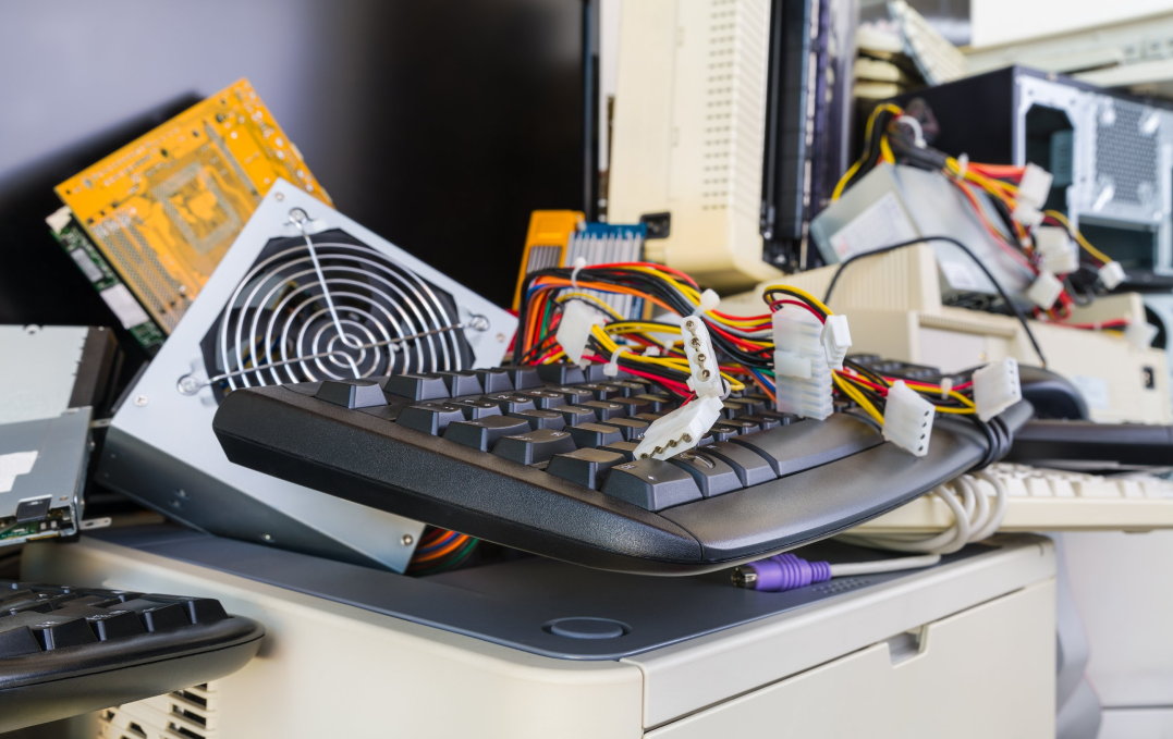 Ako správne nakladať s elektroodpadom? Riešením je zber a následná recyklácia (VIDEO)