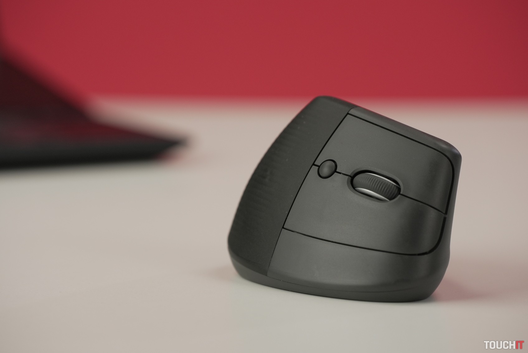 Logitech Lift Vertical: Myš naopak a koniec bolestiam zápästia (RECENZIA)