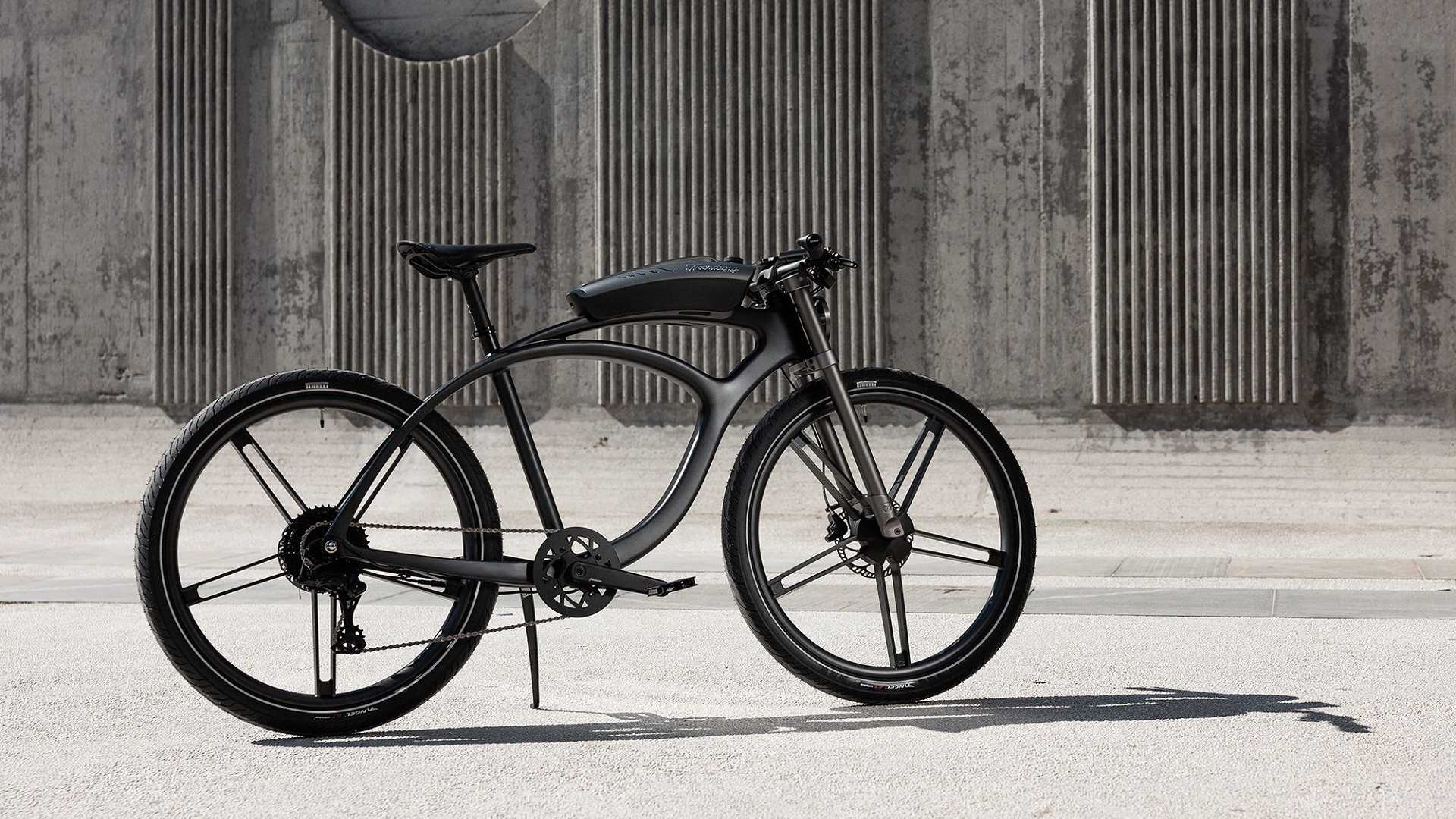 Karbónový e-bike s boomboxom a meraním kvality ovzdušia