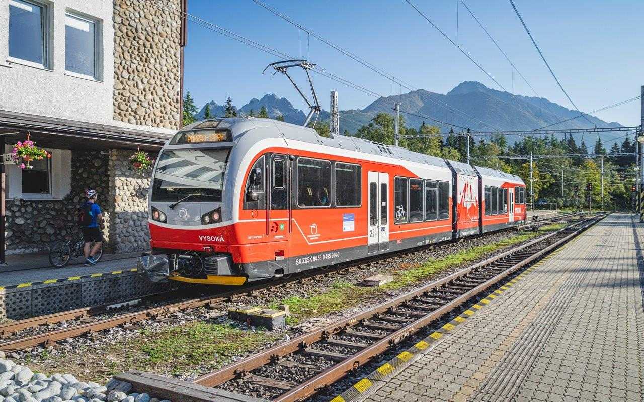 Mimoriadna zmena dopravnej obsluhy vo Vysokých Tatrách na prebiehajúcu modernizáciu elektrických jednotiek 425