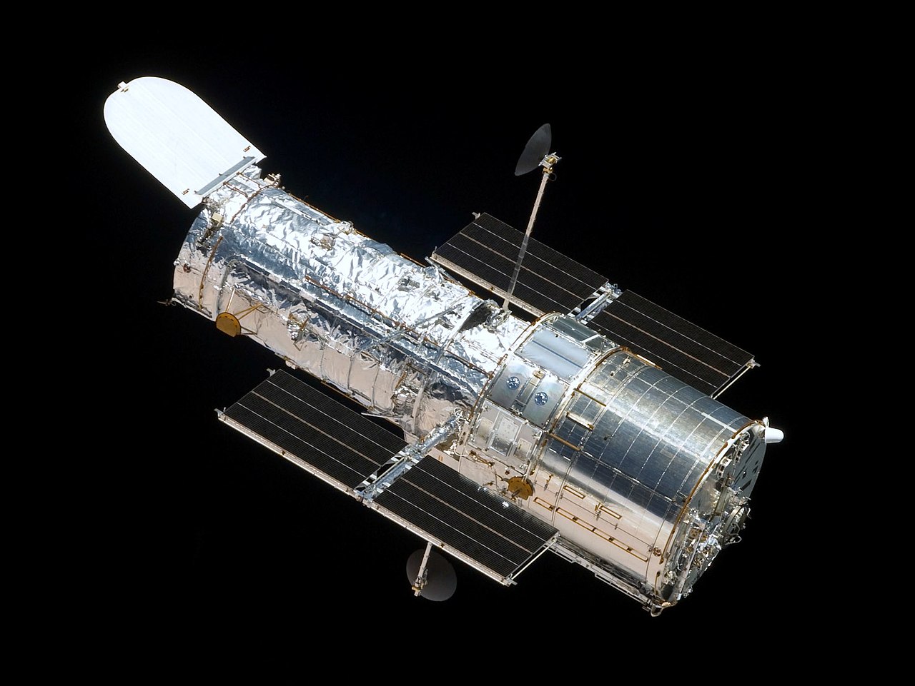 NASA a SpaceX zvažujú dostať Hubblov teleskop na vyššiu obežnú dráhu