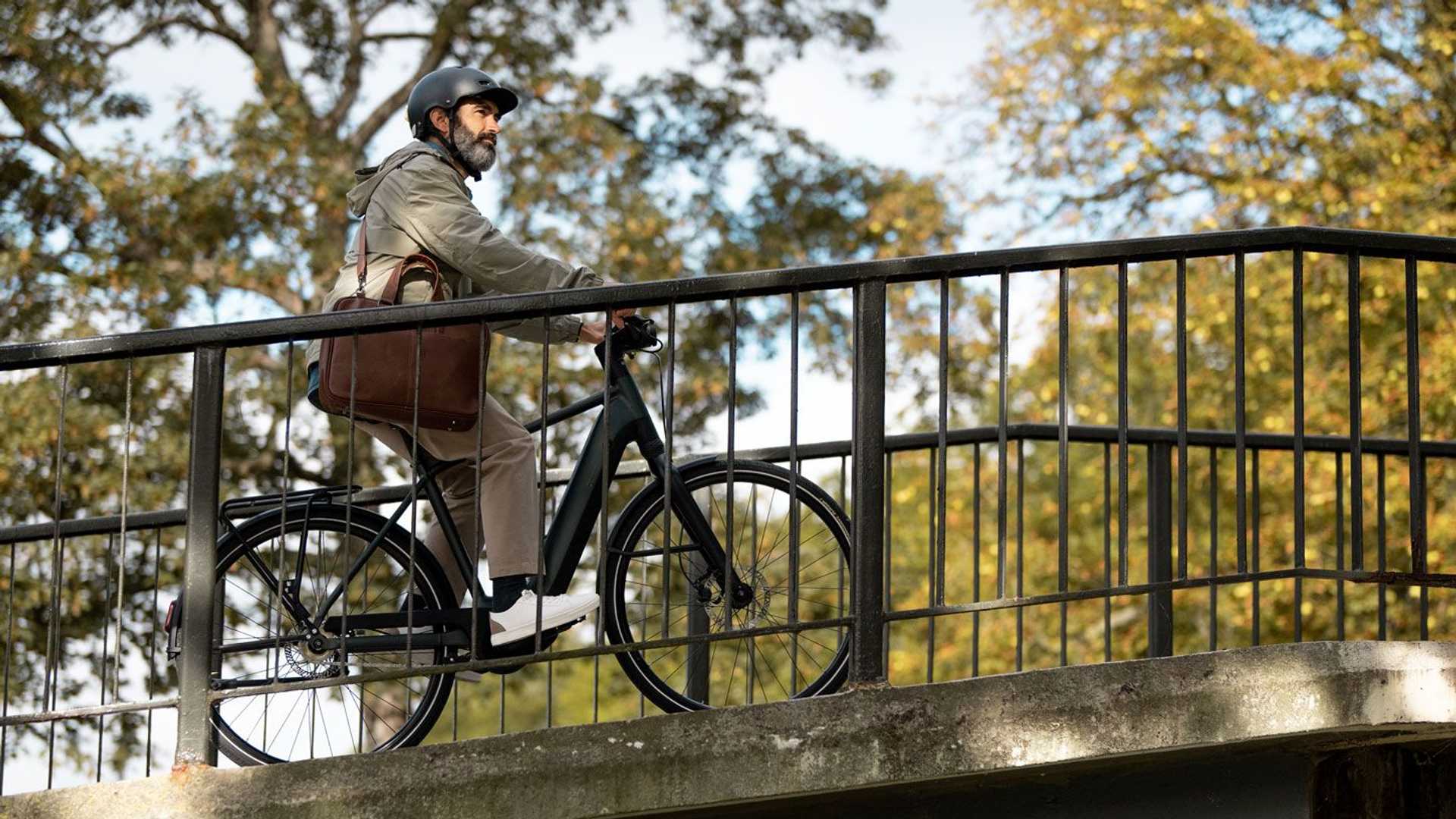 B-Twin Distance 920 E Connected: Decathlon bude mať v ponuke e-bike s plne automatickou prevodovkou