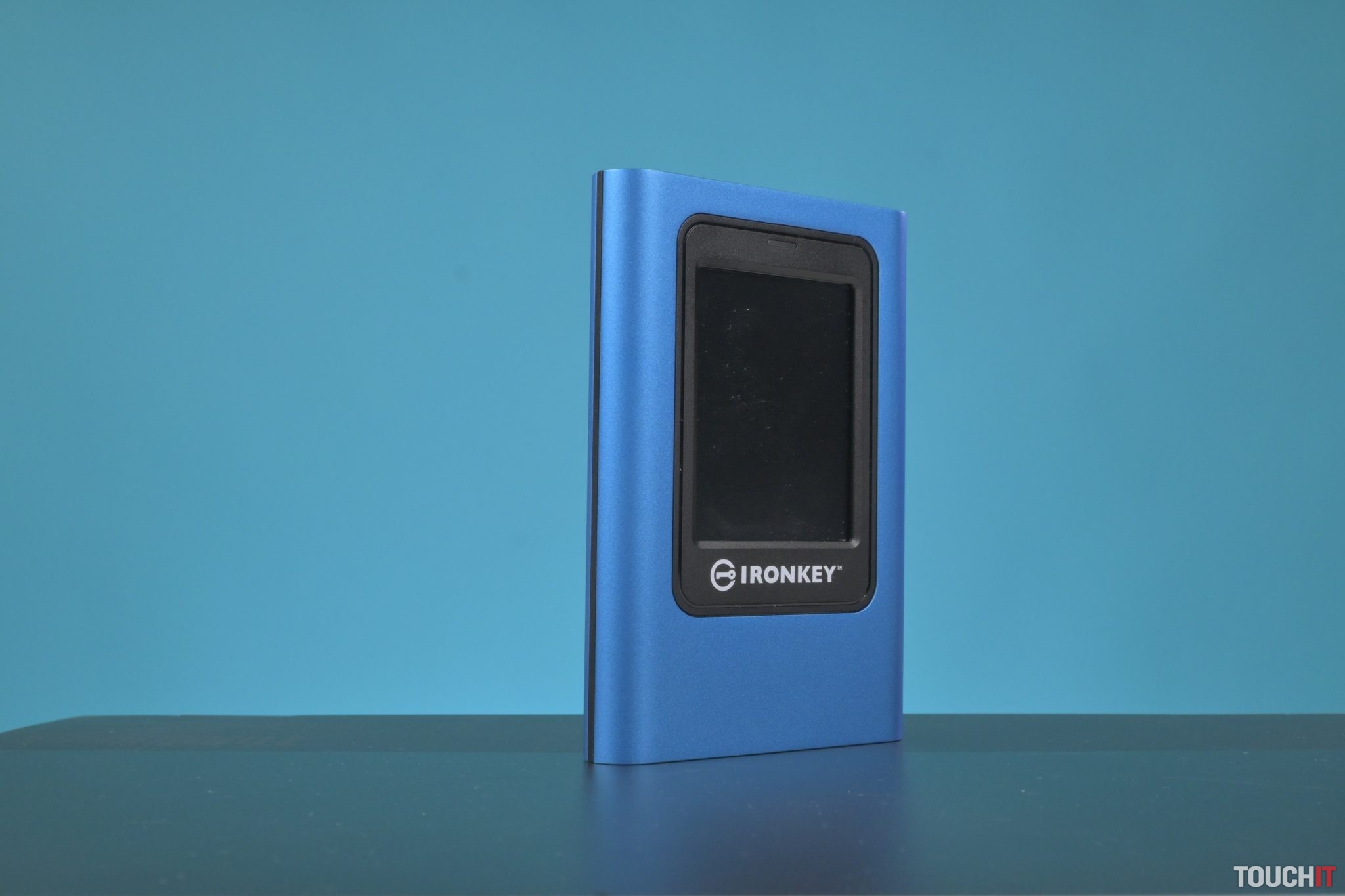 Kingston IronKey Vault Privacy 80: Dáta na tomto disku sa dajú rozšifrovať. Za milión rokov (RECENZIA)