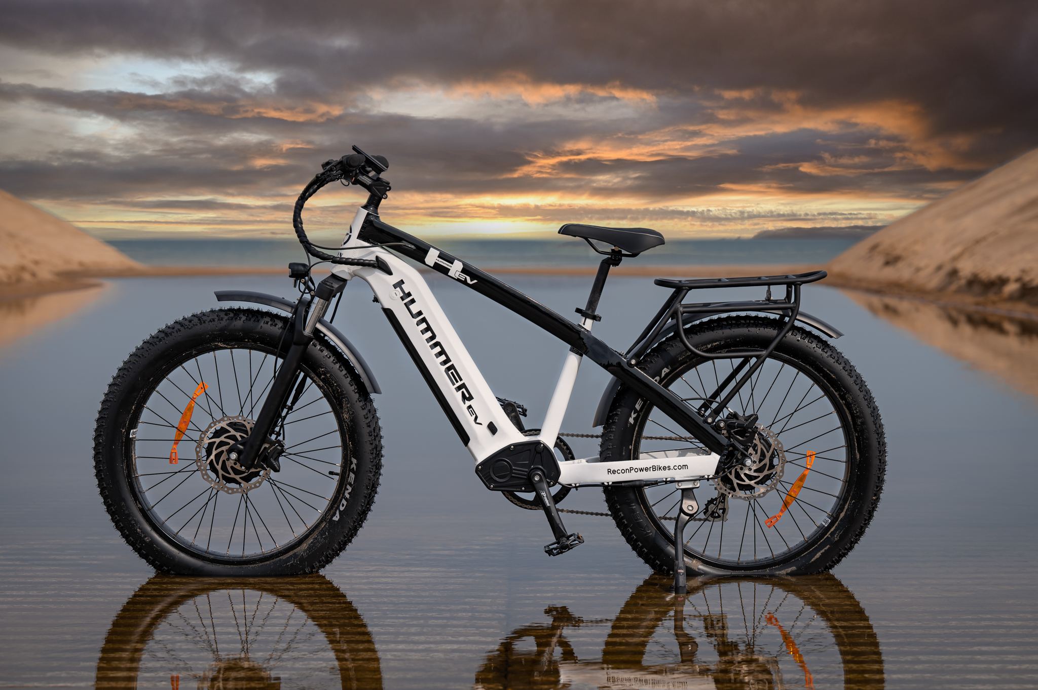 GMC predstavilo elektrický bicykel s brutálnym výkonom a pohonom oboch kolies! (VIDEO)