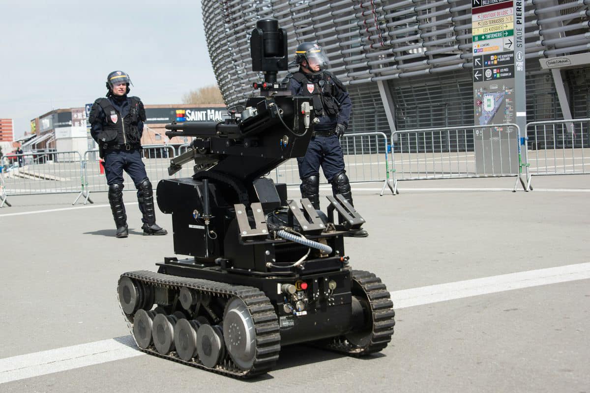 RoboCop v praxi? Sanfranciská polícia chce svoje roboty používať ako smrtiacu silu