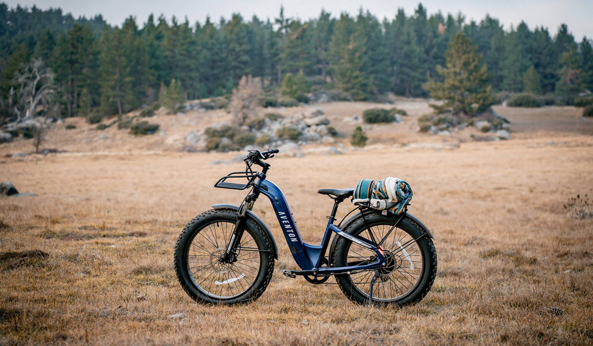 Aventon AVENTURE.2: Druhá generácia „expedičného“ e-bicykla prináša značné vylepšenia