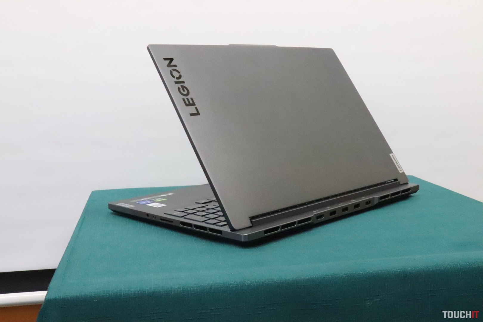 Lenovo Legion Slim 7i Gen 7: Oplatí sa kúpiť herný notebook a je grafická karta najdôležitejšia?