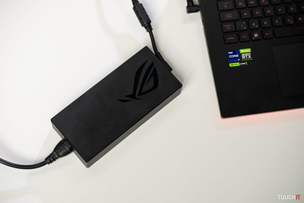 ROG Strix SCAR 18 (2023) G834