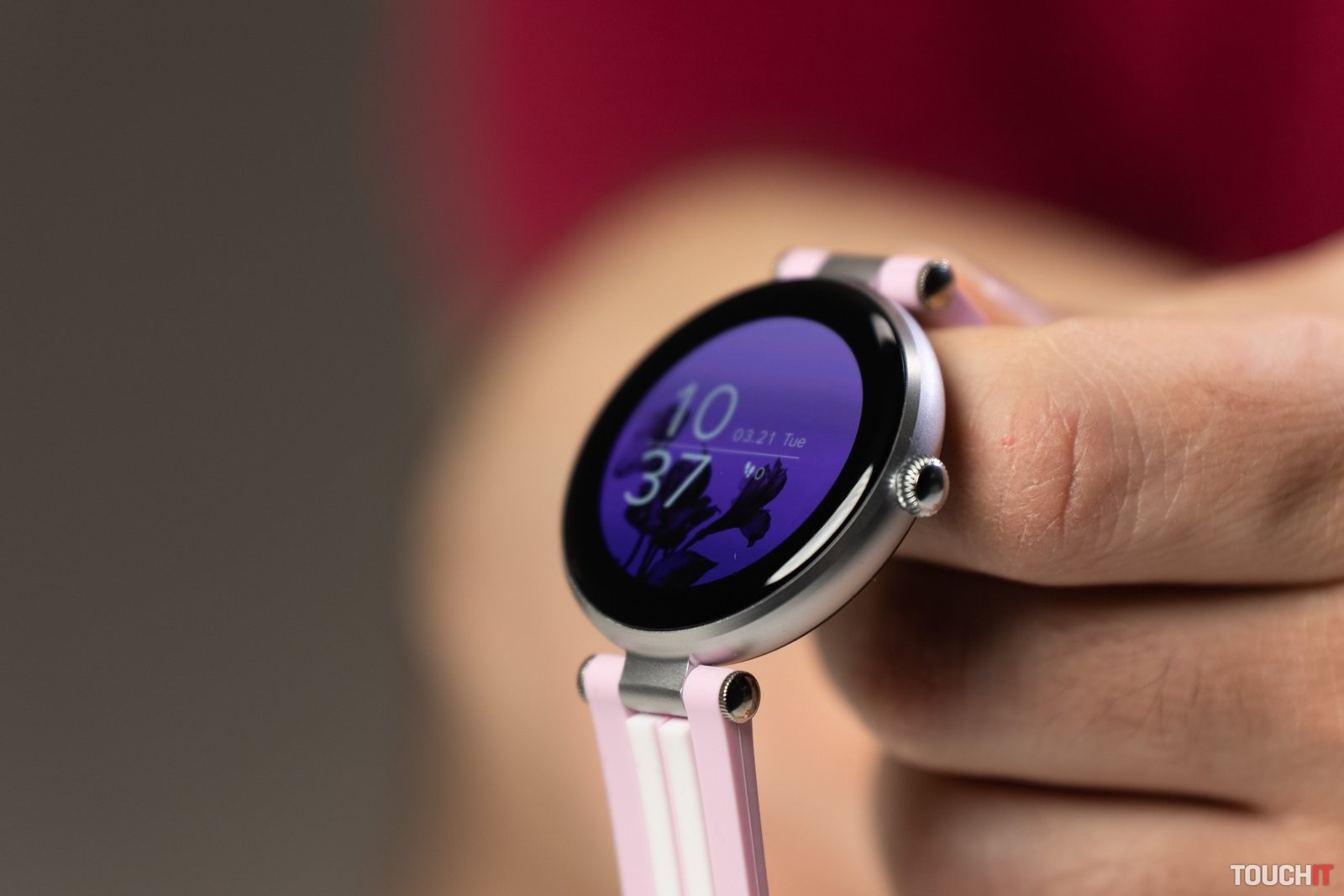 Canyon Semifreddo SW-61: Inteligentné hodinky pre ženy s AMOLED displejom