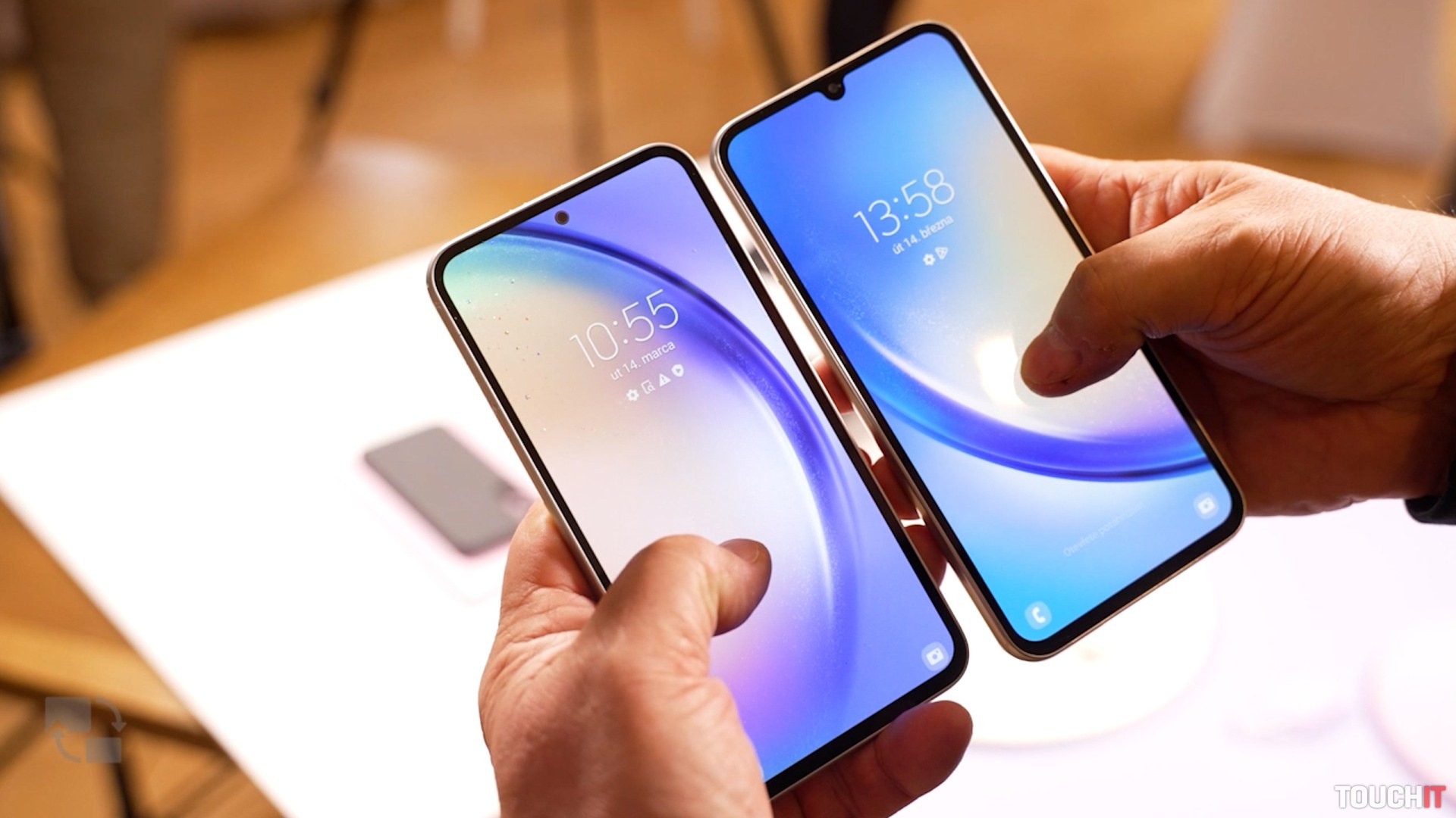 Takto vyzerá Samsung Galaxy A55 a Galaxy A35: Dokážete ich od seba rozoznať?