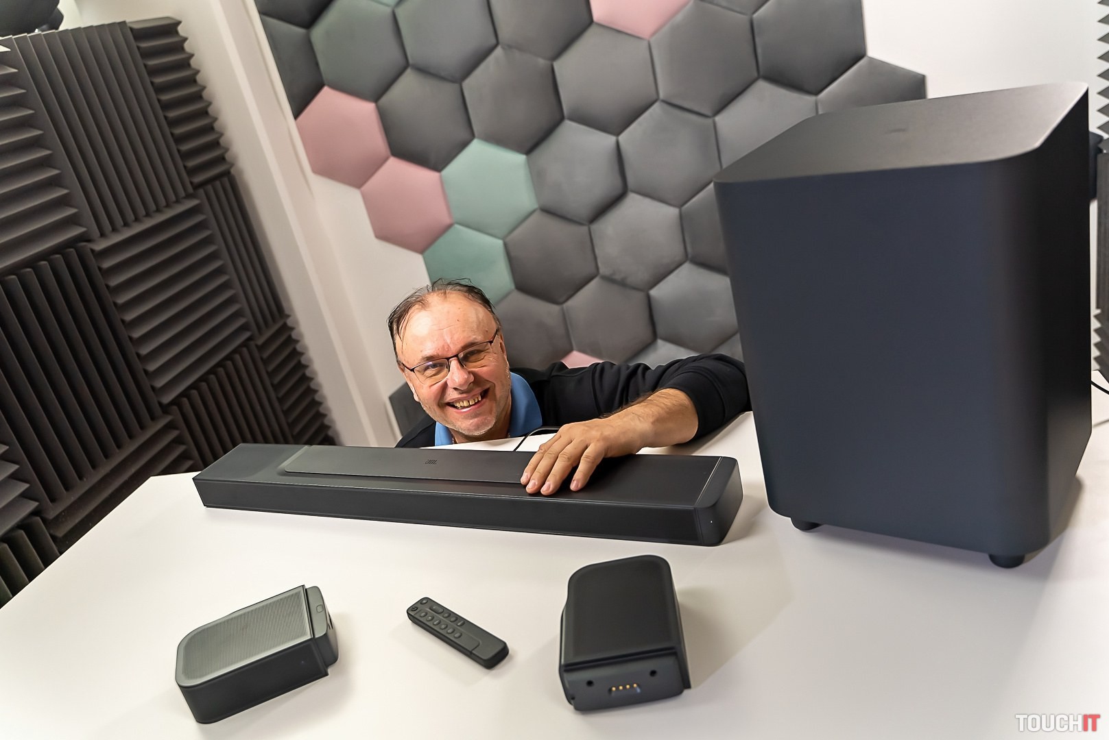 JBL Bar 1000: Ideálny zvuk do obývačky (RECENZIA)