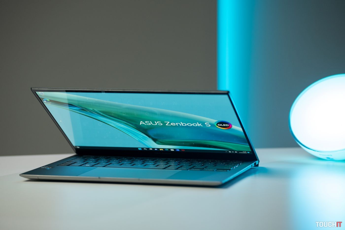 ASUS Zenbook S 13 OLED: Rekordne tenký notebook s OLED displejom (RECENZIA)