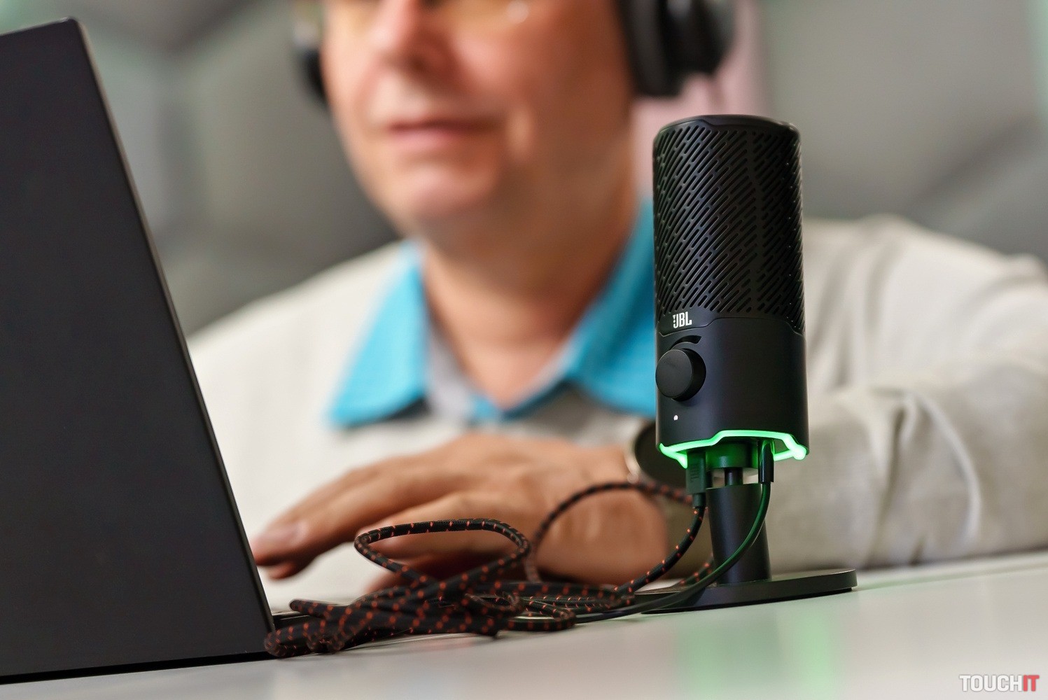 JBL Quantum Stream: Kvalitný zvuk vo videu alebo v podcaste