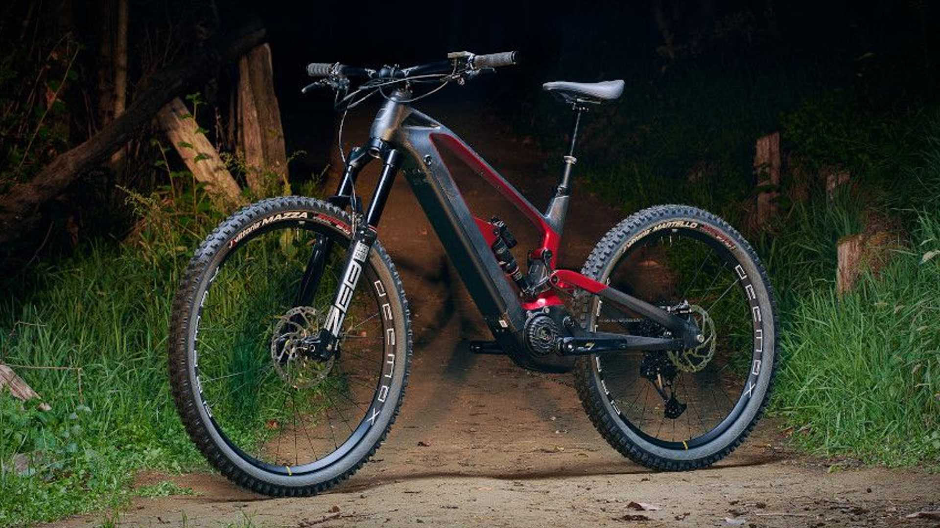 Olympia Hammer E-MTB: Taliansky výrobca bicyklov predstavil karbonovú MTB špecialitu pre náročných