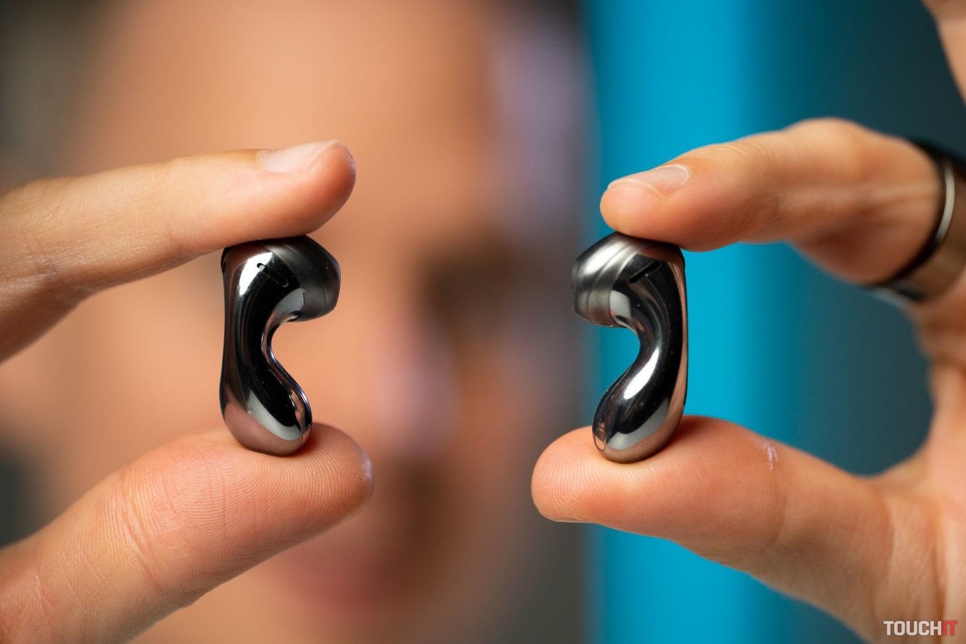 Huawei FreeBuds 5: Excelentné slúchadlá s atypickým dizajnom (RECENZIA)