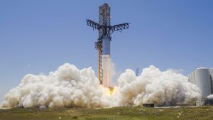 SpaceX pokračuje v testovaní najsilnejšej rakety na svete