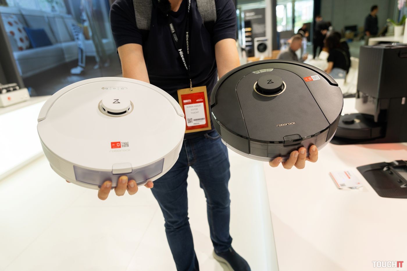 Roborock Q8 Max a Q5 Pro sú nové cenovo atraktívne robotické vysávače s automatickým vyprázdňovaním a dvoma kefami