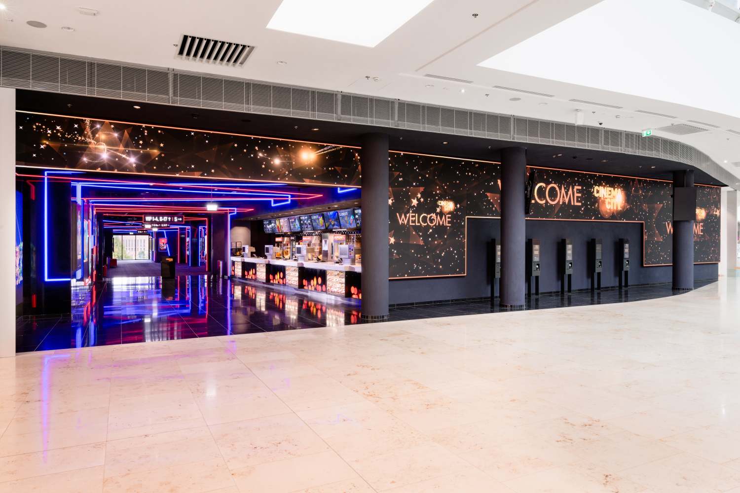 Cinema City spustilo v Bratislave VIP sály aj s večerou