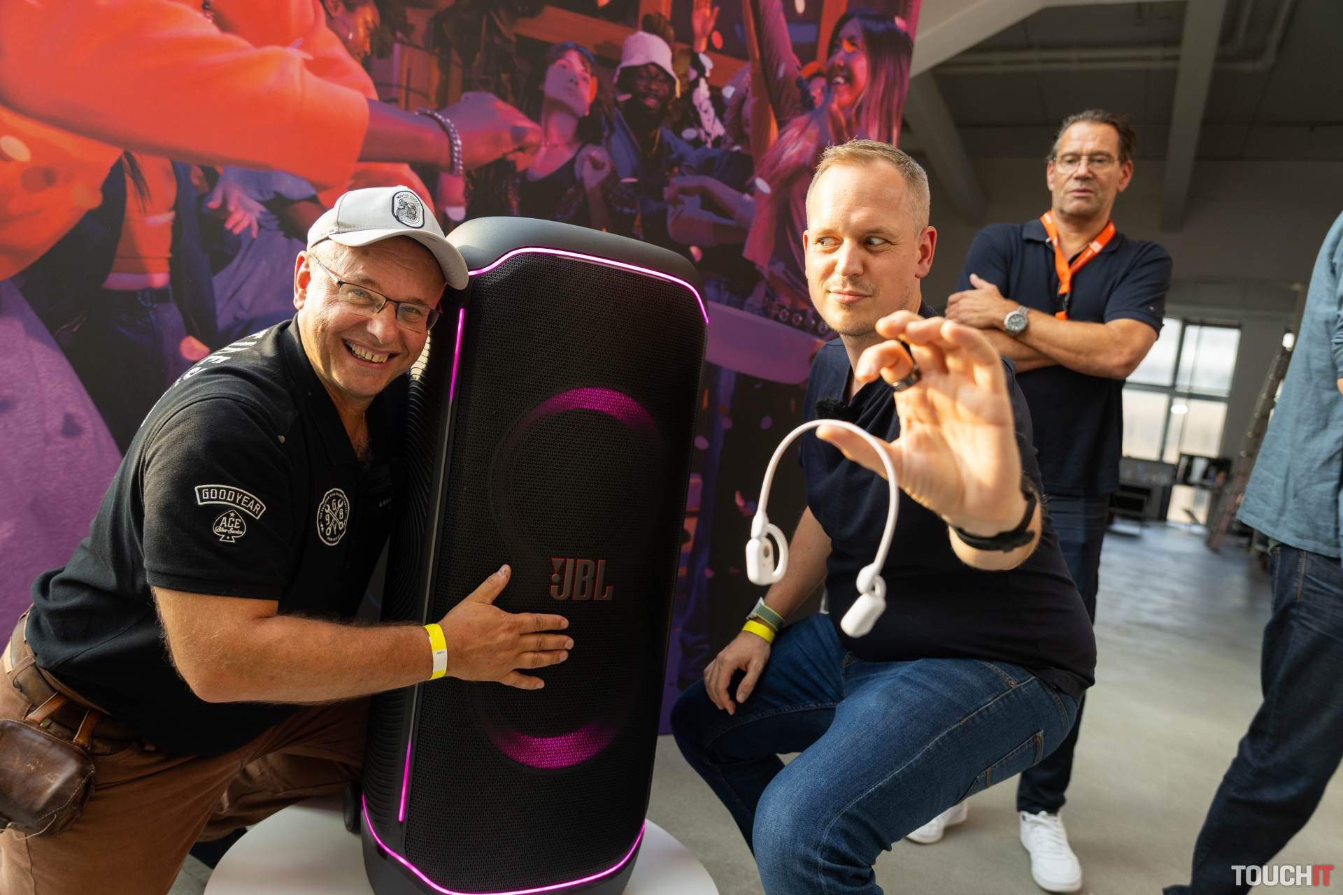 Samsung Galaxy S24, AnTuTu s novým rekordom, párty reproduktor od JBL a ďalšie novinky týždňa